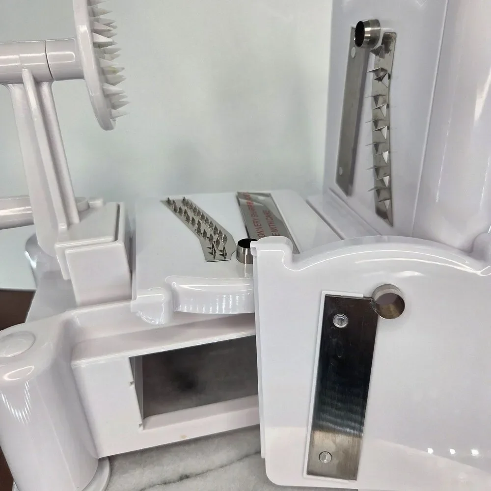 Sur La Table Vegetable & Fruit Spiral Slicer 3 Blade Manual Spiralizer Kitchen